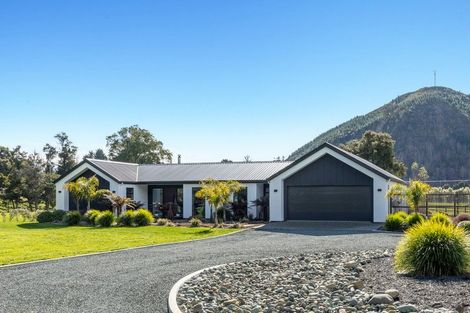 Photo of property in 51 Pigeon Valley Road, Wakefield, 7025