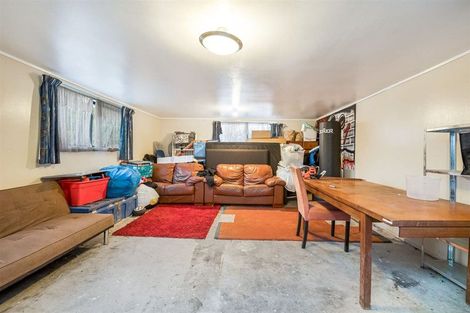 Photo of property in 53 Donovan Avenue, Massey, Auckland, 0614