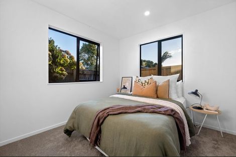 Photo of property in 3b Dawnhaven Drive, Te Atatu Peninsula, Auckland, 0610