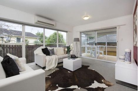 Photo of property in 33 Minaret Drive, Bucklands Beach, Auckland, 2014