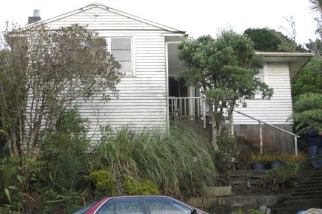 Photo of property in 50 Ruskin Road, Newlands, Wellington, 6037