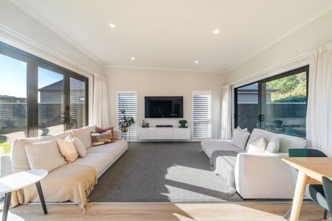 Photo of property in 12 Kaiaho Close, Aotea, Porirua, 5024