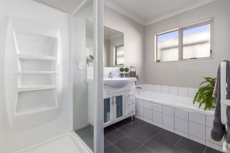 Photo of property in 31 Staithes Drive North, Whitby, Porirua, 5024