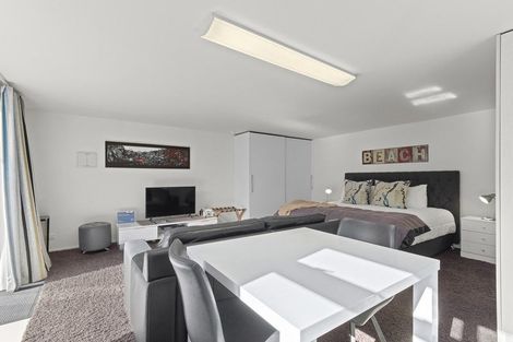 Photo of property in 59 Gilbert Street, New Plymouth, 4310