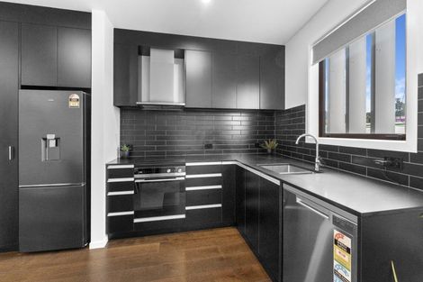 Photo of property in 17 Kamahi Place, Paraparaumu, 5032