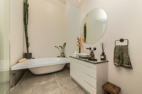 Photo of property in 79 Great North Road, Saint Johns Hill, Whanganui, 4501
