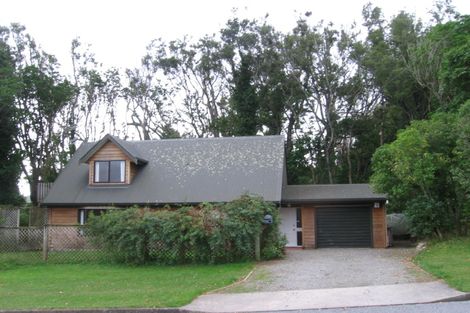 Photo of property in 9a Kakariki Grove, Waikanae, 5036