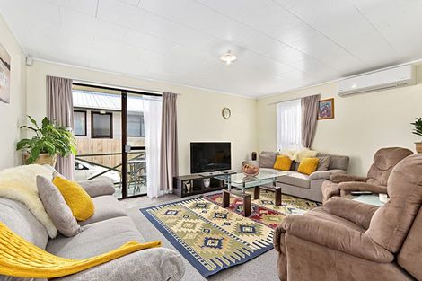 Photo of property in 3/35 Waterview Road West, Takanini, 2112