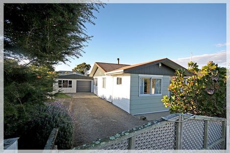 Photo of property in 19 Andrews Street, Foxton Beach, Foxton, 4815