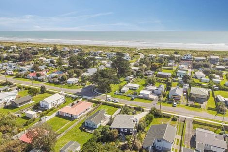 Photo of property in 72 Park Avenue, Waitarere Beach, Levin, 5510