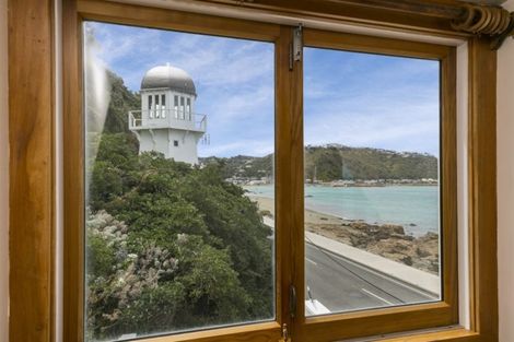 Photo of property in 330 The Esplanade, Island Bay, Wellington, 6023