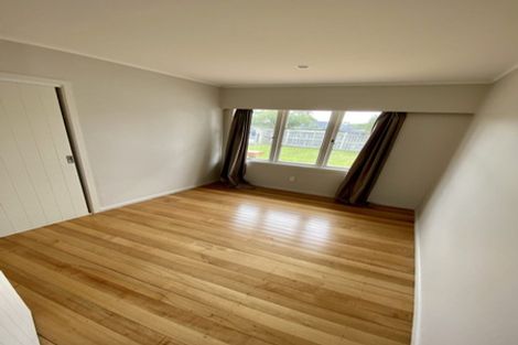 Photo of property in 69 Neil Avenue, Te Atatu Peninsula, Auckland, 0610