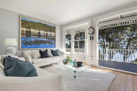 Photo of property in 36 Queen Street, Northcote Point, Auckland, 0627