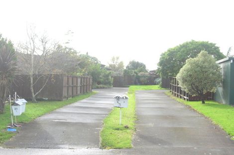 Photo of property in 2/19 Jillteresa Crescent, Half Moon Bay, Auckland, 2012
