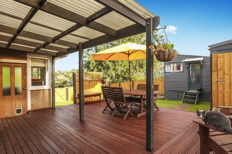Photo of property in 63 Kervil Avenue, Te Atatu Peninsula, Auckland, 0610