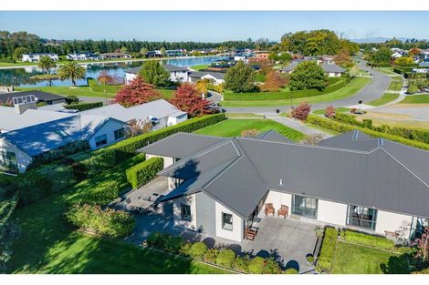 Photo of property in 86 Oakgrove Drive, Rangiora, 7400