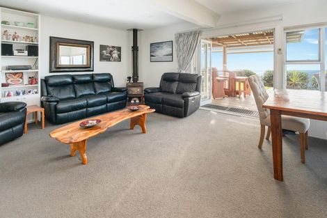 Photo of property in 52 Ames Street, Paekakariki, 5034