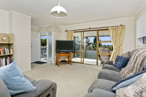 Photo of property in 2/52 Manuka Road, Glenfield, Auckland, 0629