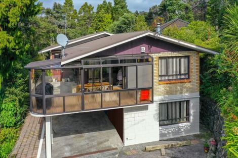 Photo of property in 202 Godley Road, Titirangi, Auckland, 0604