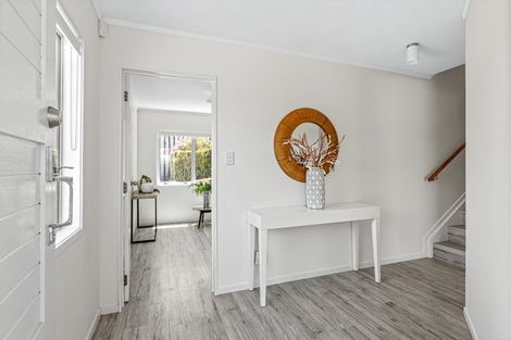 Photo of property in 525 Beach Road, Murrays Bay, Auckland, 0630