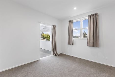 Photo of property in 70b Colwill Road, Massey, Auckland, 0614