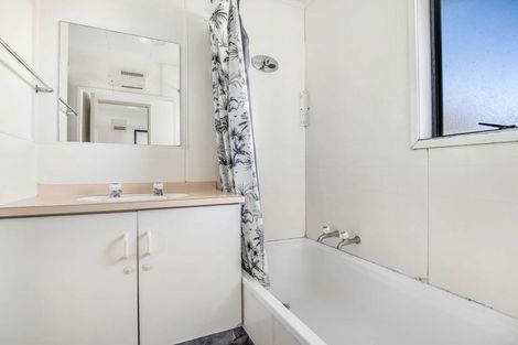 Photo of property in 2 Walton Place, Ngatea, 3503