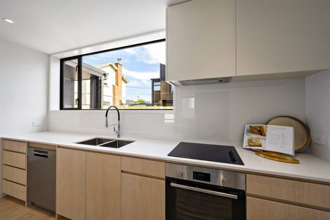 Photo of property in 96 Apu Crescent, Lyall Bay, Wellington, 6022