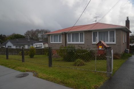Photo of property in 13 Newington Road, Henderson, Auckland, 0612