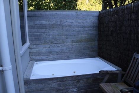 Photo of property in 46 Curtis Street, Northland, Wellington, 6012