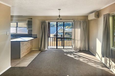 Photo of property in 16 Crystal Grove, Birchville, Upper Hutt, 5018