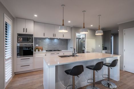 Photo of property in 33 Rose Leigh Drive, Cambridge, 3434