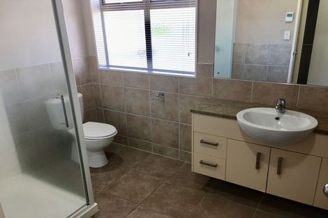 Photo of property in 8 Finbar Close, Flat Bush, Auckland, 2019