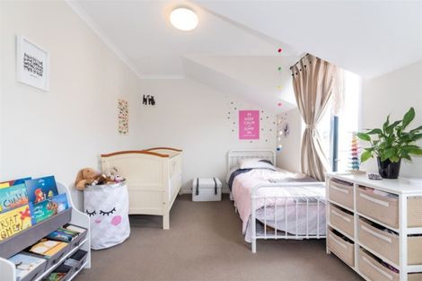 Photo of property in 37 Barnea Circle, Glen Eden, Auckland, 0602