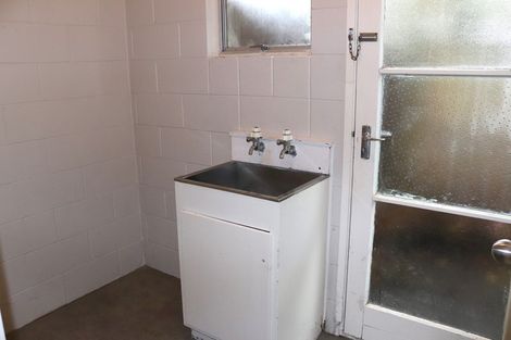 Photo of property in 2/199 Henderson Valley Road, Henderson, Auckland, 0612