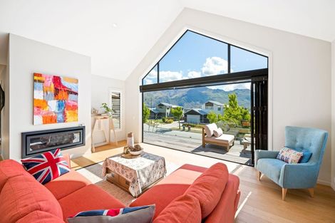 Photo of property in 11 Clutha Place, Wanaka, 9305