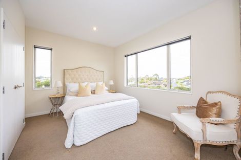 Photo of property in 21 Hornbill Drive, Fairview Heights, Auckland, 0632