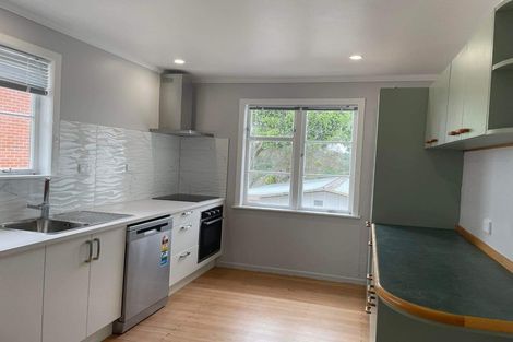 Photo of property in 39 Park Road, Glenfield, Auckland, 0629