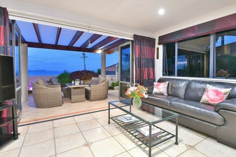 Photo of property in 13 Joydon Place, Stanmore Bay, Whangaparaoa, 0932