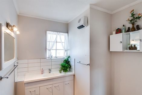 Photo of property in 2/442 Gloucester Street, Taradale, Napier, 4112