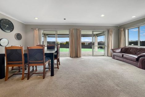 Photo of property in 36 Anchorite Way, Red Beach, 0932