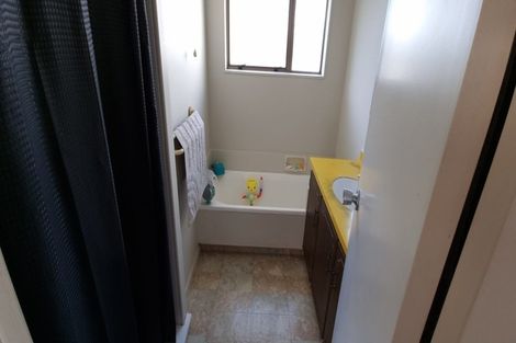 Photo of property in 125 Mark Avenue, Grenada Village, Wellington, 6037