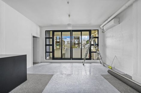 Photo of property in Endeavour Apartments, 18/125u Thorndon Quay, Pipitea, Wellington, 6011