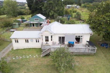Photo of property in 183 Rautawhiri Road, Helensville, 0875