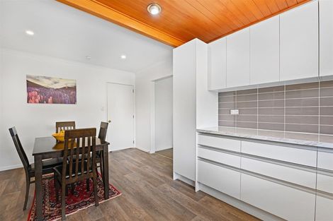 Photo of property in 2/1 Thorrington Road, Cashmere, Christchurch, 8022