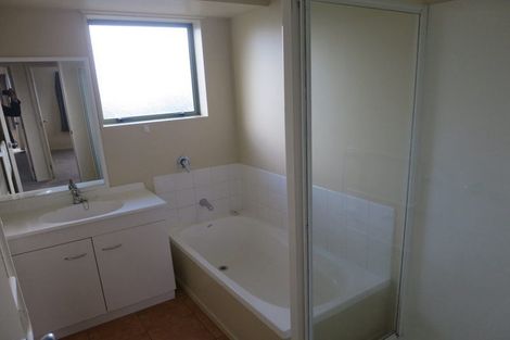 Photo of property in 70b Manuroa Road, Takanini, 2112