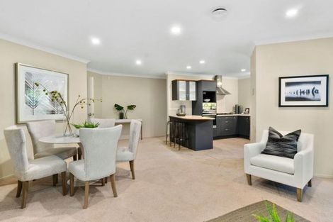 Photo of property in 6 English Oak Drive, Schnapper Rock, Auckland, 0632