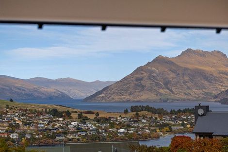 Photo of property in 1 Goldleaf Hill, Queenstown, 9300