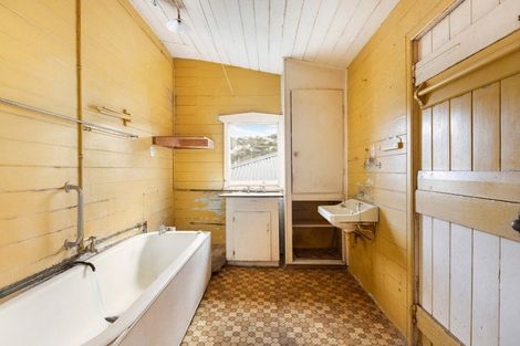 Photo of property in 26 Garfield Street, Brooklyn, Wellington, 6021