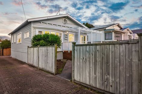 Photo of property in 23 Brandon Road, Glen Eden, Auckland, 0602