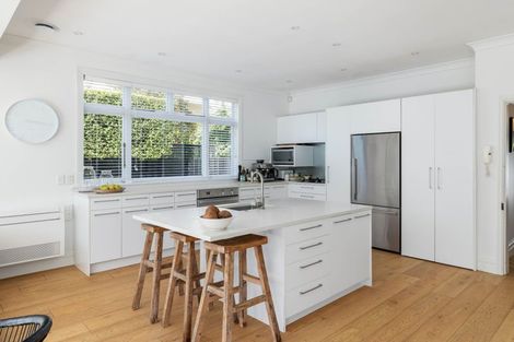 Photo of property in 33 Hawkesbury Avenue, St Albans, Christchurch, 8014